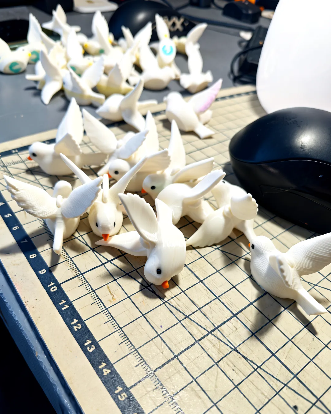 Lote de figuras de palomas de la paz con ojillo para colgar conmemorativas de Serapaz