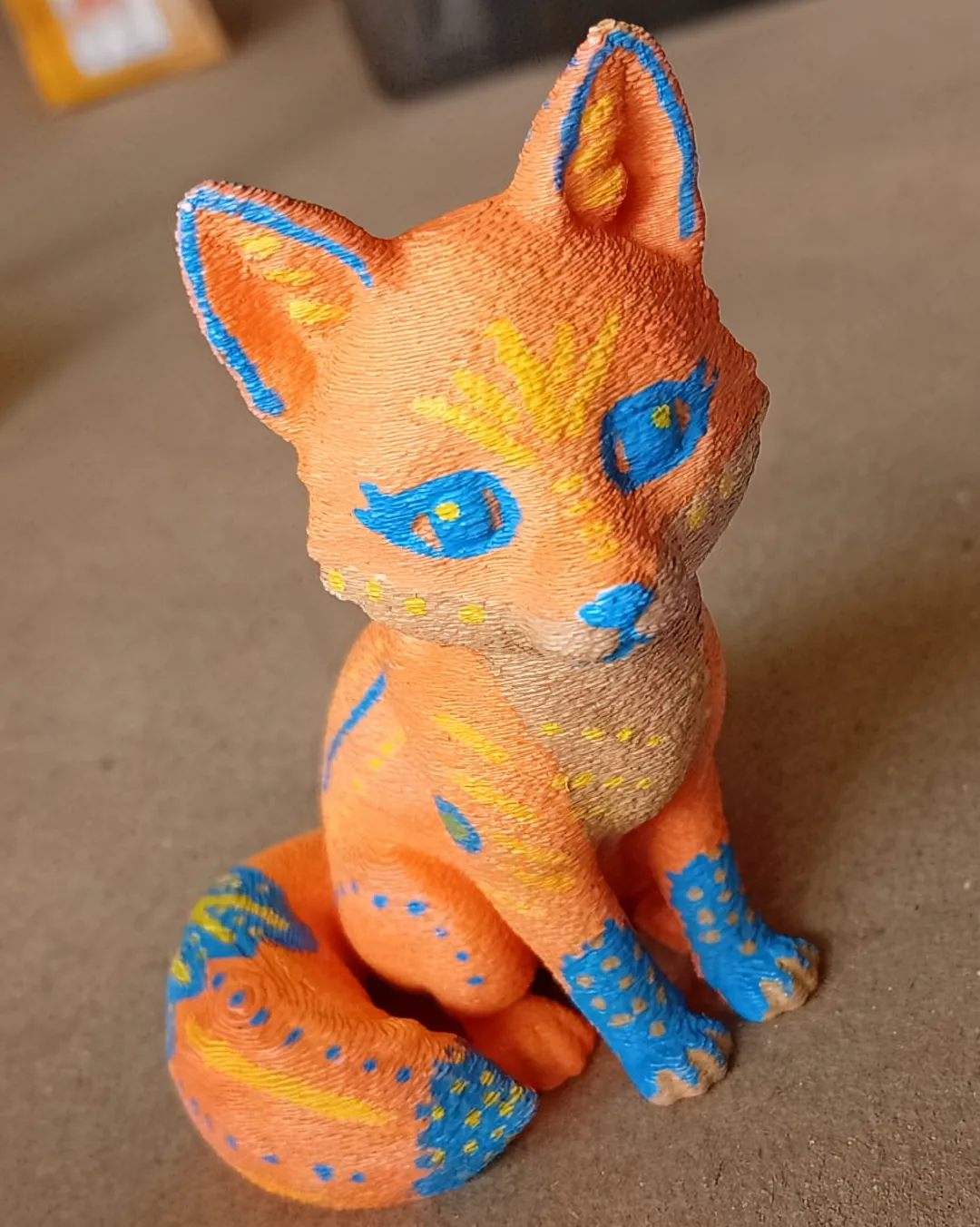 Mascotalebrije de zorro, figura de muestra del taller Mascotas del Mictlán de la Feria Maker 2026